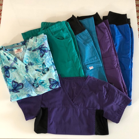 Uniforms XXS & XS selling the lot = 6 items